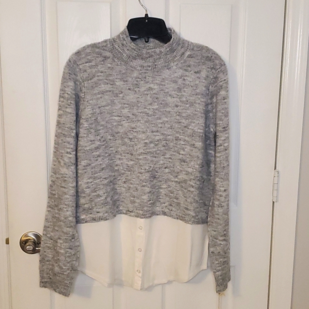 Jessica Simpson sweater